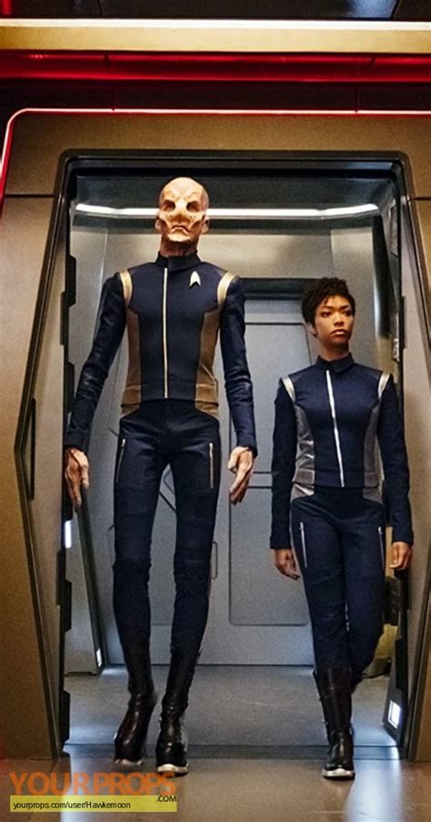 Star Trek Discovery 2018 Captain Saru's Command Starfleet uniform original TV series costume