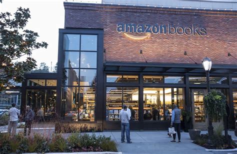 Chicago's Indie Booksellers Blast Plans For New Amazon Store | Here & Now