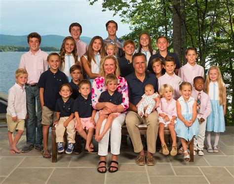 Mitt Romney Family Photo 2018 : Mitt Romney Fast Facts - Four children ...