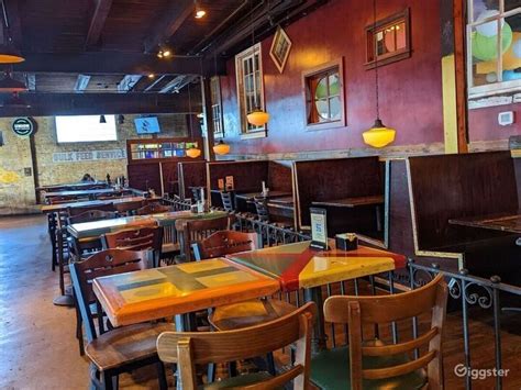 Versatile Waterfront Bar & Eatery in Baltimore | Rent this location on ...