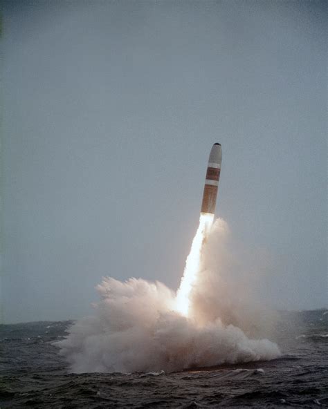 Submarine-launched ballistic missile - Wikipedia