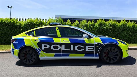 Tesla built its own Model 3-based police car to test the UK emergency ...