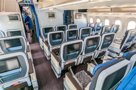 Is KLM premium economy worth it on the Boeing 787 Dreamliner? – LAH SAFI Y