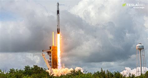 SpaceX aces fourth Dragon launch in six months