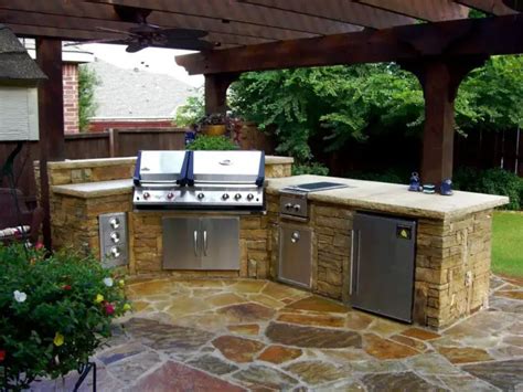 How To Build An Outdoor Kitchen (DIY Project)