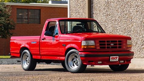 Subastan una Ford F-150 Lightning SVT de 1993 con 30.000 km | Parabrisas