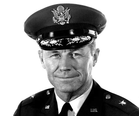 Chuck Yeager Biography - Facts, Childhood, Family Life & Achievements