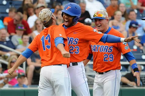 Four home runs power Florida Gators past Canes | GatorCountry.com