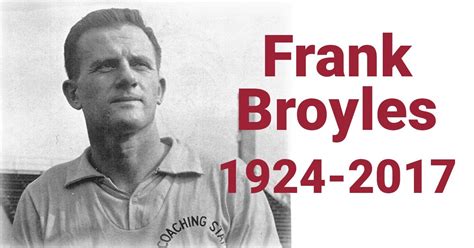 Legendary Arkansas football coach Frank Broyles dies at 92 - Talk ...