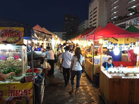 Bangkok night market: Ratchada Train Market “ Talad Rotfai”