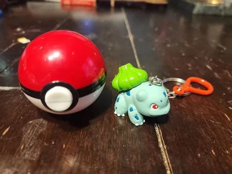 VINTAGE POKEMON BULBASAUR PokeBall Keychain Hasbro Nintendo 1999 Basic ...