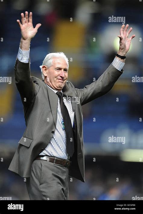 Former Chelsea goalkeeper Peter Bonetti waves to fans from the pitch at ...