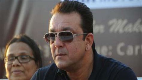 Sanjay Dutt meets cancer patients, donates mammography scanner ...