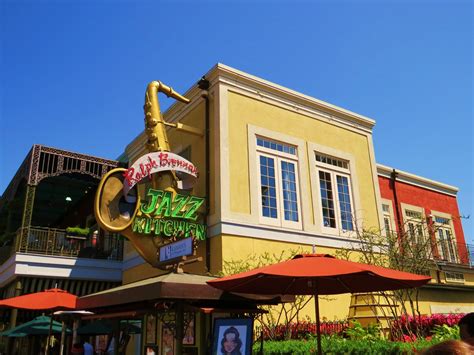 CALIFORNIA DREAMIN': DOWNTOWN DISNEY, ANAHEIM, CALIFORNIA