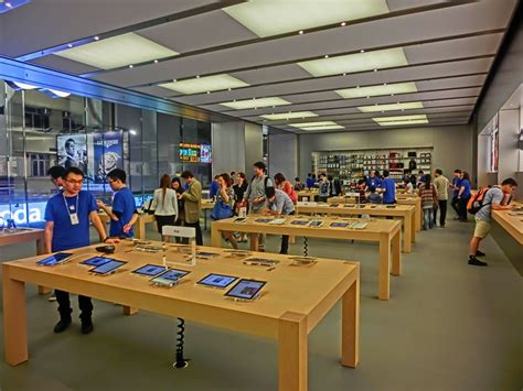 Danbury Mall Apple Store is Getting a Makeover: Report | Danbury, CT Patch