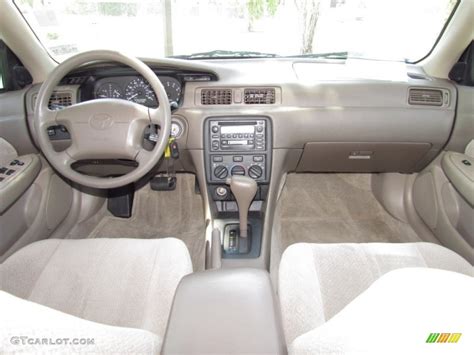 2001 Toyota Camry LE Oak Dashboard Photo #52463153 | GTCarLot.com