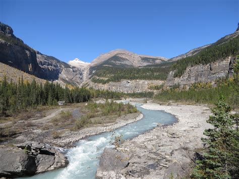 Beautiful Fraser River in BC, [OC][3000x4000] : r/EarthPorn