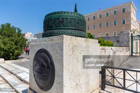 741 Hellenic Parliament Building Stock Photos, High-Res Pictures, and ...