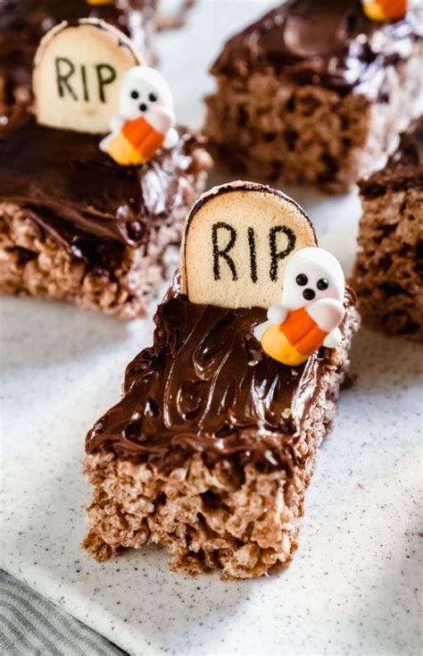 Easy Halloween Graveyard Chocolate Rice Krispie Treats