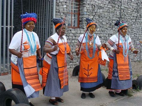 Cape by Design Tours: Xhosa Women delight in Traditional Dress ...