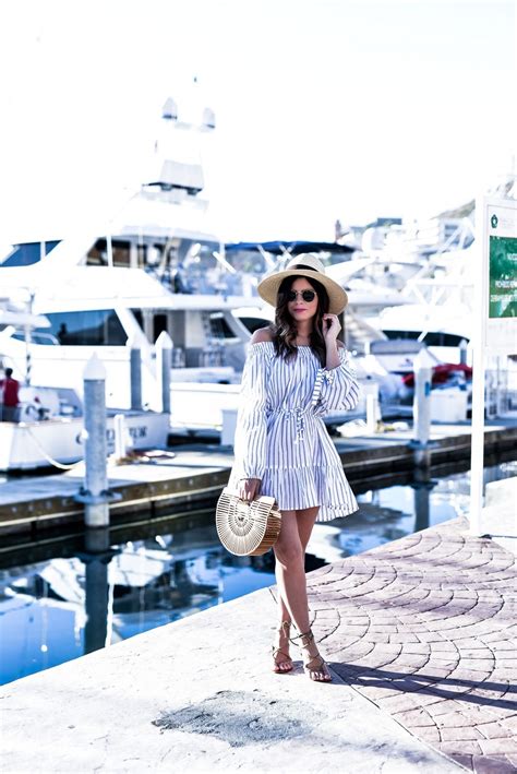 Vacation Outfit Ideas To Impress Everyone With Your Style