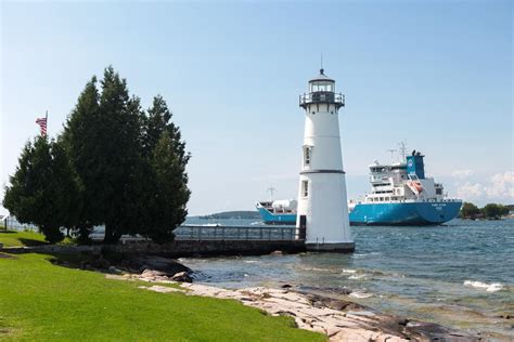 How to Visit Rock Island Lighthouse State Park in the St. Lawrence ...