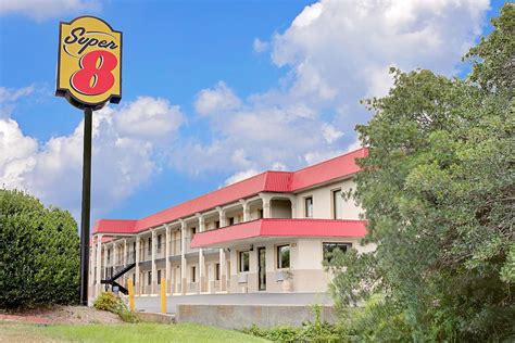 Super 8 by Wyndham Laurel | Laurel, MS Hotels