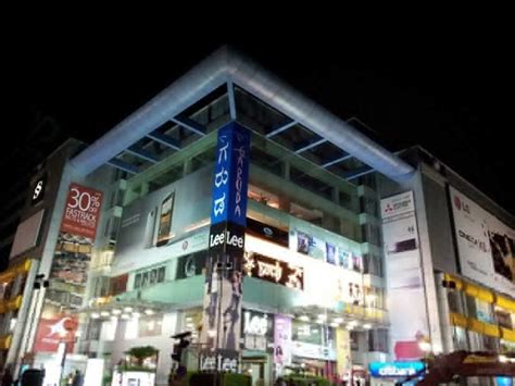 Top 10 Shopping Malls in Bangalore for an Amazing Shopping Experience in 2019 - Tripoto