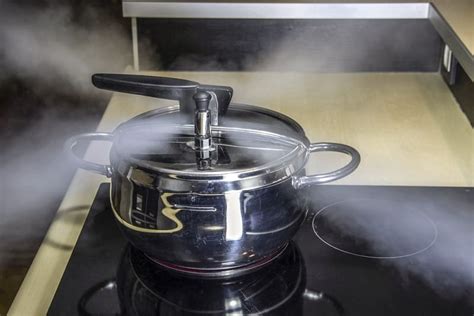 Pressure Cooker's Safety Systems (The Safety Valve, Handles And More ...