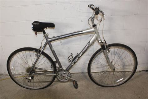 Giant Cypress DX Hybrid Bike | Property Room