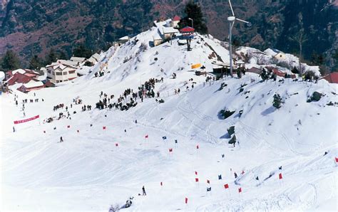 Snowboarding Auli Ski Resort Joshimath Uttarakhand India