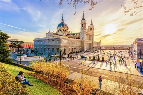 10 curiosidades que, quizá, no sabías de la Catedral de la Almudena ...