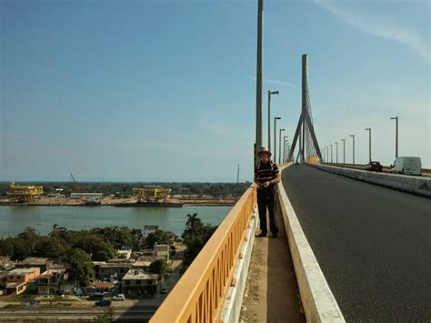 Crockett Chronicles of Tampico: Walking the Tampico Bridge