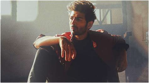 Pati Patni Aur Woh Dilbara song: Kartik Aaryan impresses in this soulful romantic track ...