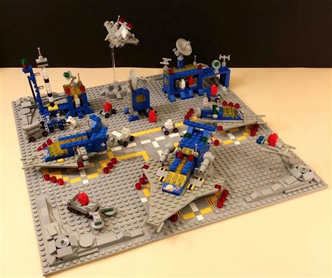 Microscale Classic Space Moonbase | Lego space station, Classic space ...