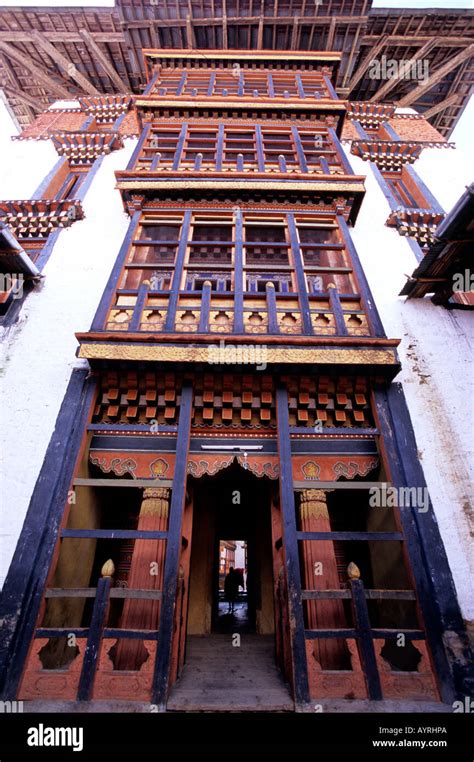 Wangdue phodrang dzong hi-res stock photography and images - Alamy