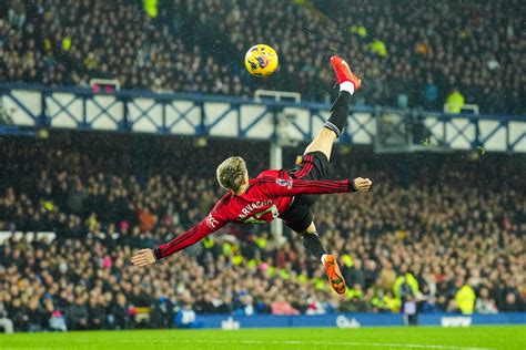 Gary Neville hails ‘magical’ Alejandro Garnacho bicycle kick for Manchester United against Everton