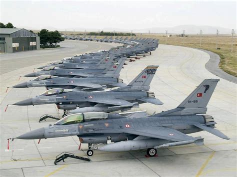 The Aviationist » How many F-16 jets can you count in this photograph?