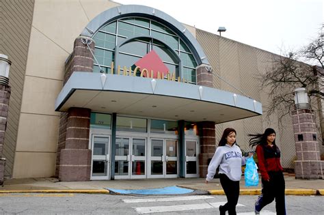 Lincoln Mall closes after 41 years - Chicago Tribune