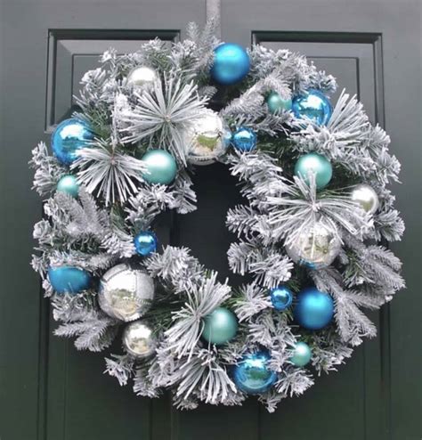 70 Breathtaking Christmas Wreaths That Scream Holidays