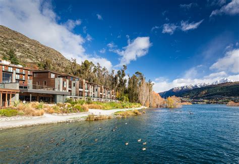 Hilton Queenstown Resort & Spa | Snowscene