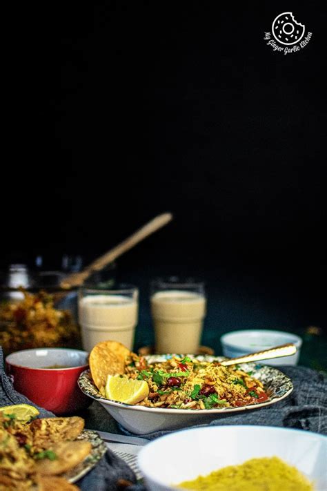 Bhel Puri (Step-By-Step Video Recipe) | Recipe | Puri recipes, Bhel puri recipe, Red chutney recipe