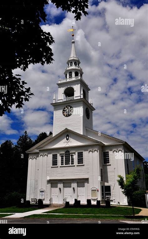 HANCOCK, NEW HAMPSHIRE: 18th century First Congregational Church * Stock Photo - Alamy