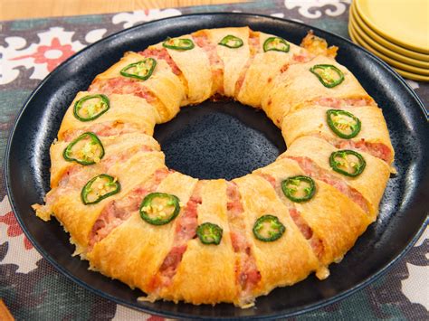 Sunny's Hot Ham and Cheese Wreath | Recipe | Food network recipes, Ham ...