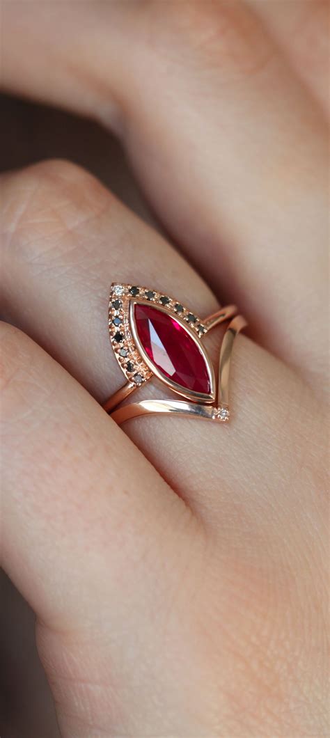 Regina Ruby And Black Diamond Ring Set With Chevron Band | Gold rings fashion, Gold jewellery ...