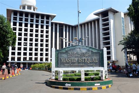 Masjid Istiqlal: Sejarah, Arsitektur, Lokasi & Gambar