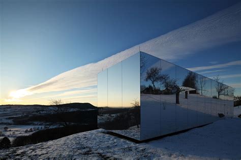 Prefab Invisible House by DMAA | ideasgn