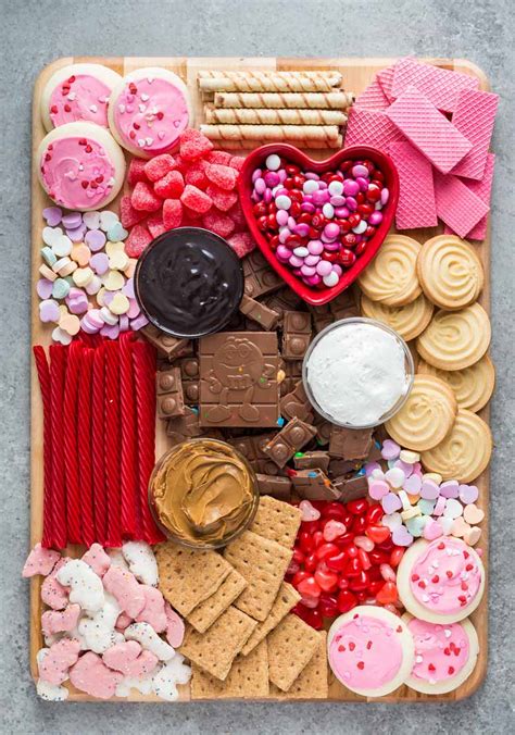 Valentine’s Day Grazing Board Ideas – Edible Crafts