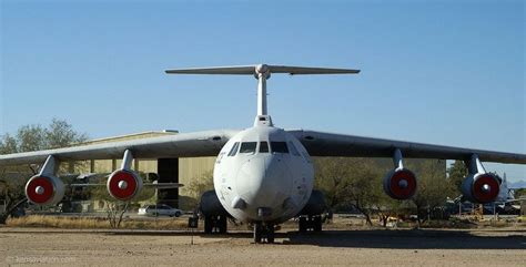 Lockheed C-141 Starlifter: Photos, History, Specification