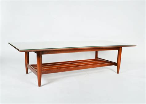 Mid-Century Modern Cherry Coffee Table | EBTH